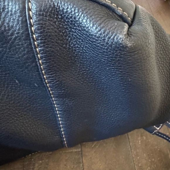 Isaac Mizrahi Navy pebbled leather Shoulder Bag - Picture 15 of 16